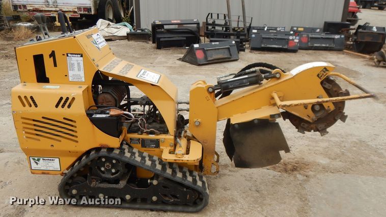 image for item DH3300 2014 Vermeer SC30TX stump grinder