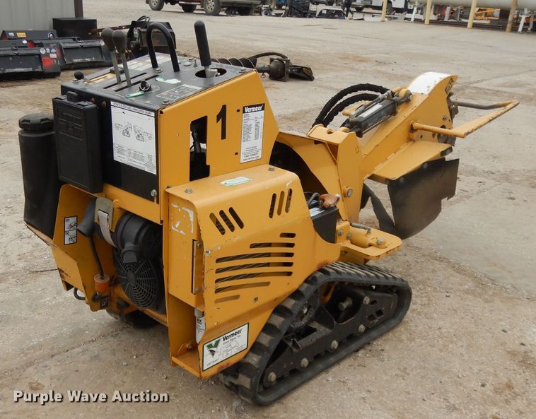 image for item DH3300 2014 Vermeer SC30TX stump grinder
