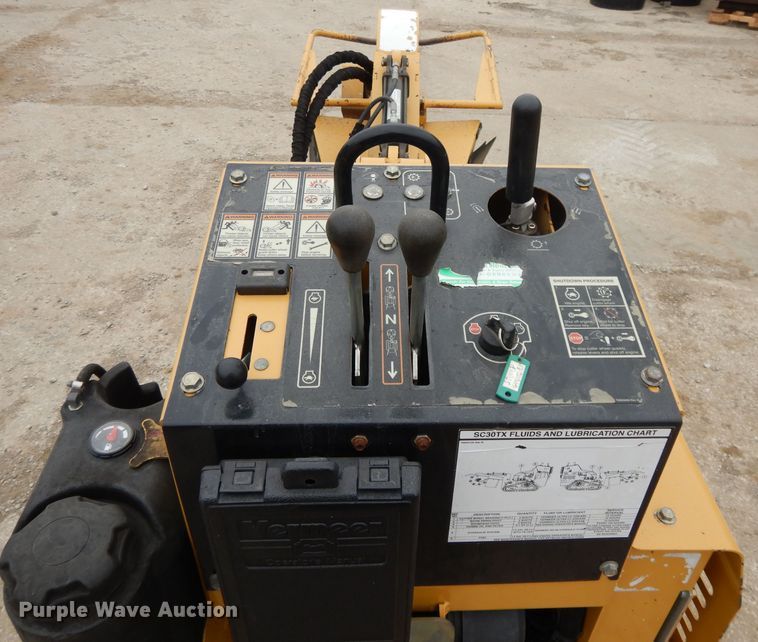 image for item DH3300 2014 Vermeer SC30TX stump grinder