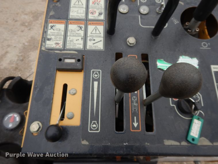 image for item DH3300 2014 Vermeer SC30TX stump grinder