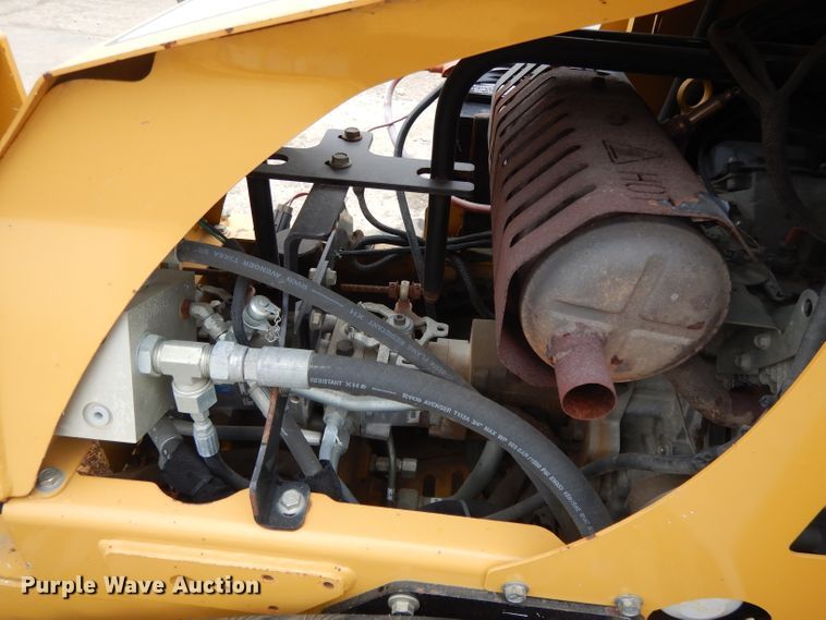 image for item DH3300 2014 Vermeer SC30TX stump grinder