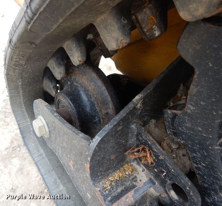 image for item DH3300 2014 Vermeer SC30TX stump grinder