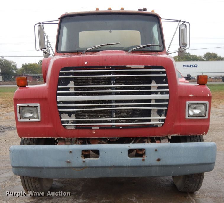 image for item DH3317 1989 Ford L8000  water truck