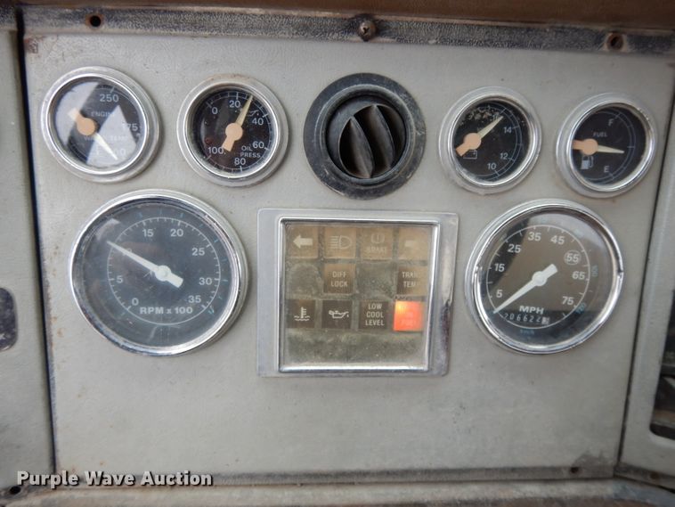 image for item DH3317 1989 Ford L8000  water truck