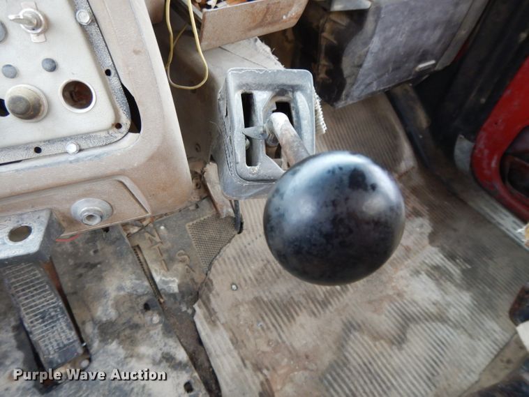 image for item DH3317 1989 Ford L8000  water truck