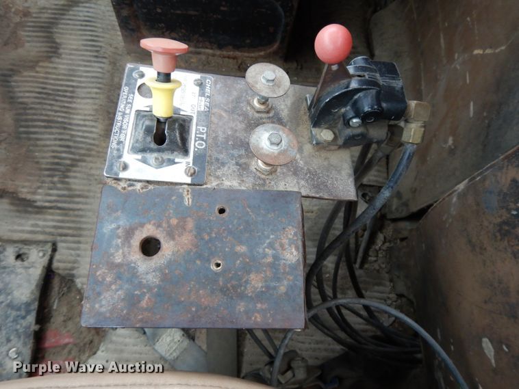 image for item DH3317 1989 Ford L8000  water truck