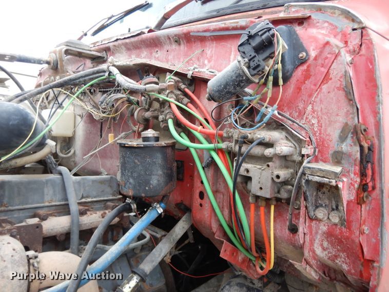 image for item DH3317 1989 Ford L8000  water truck