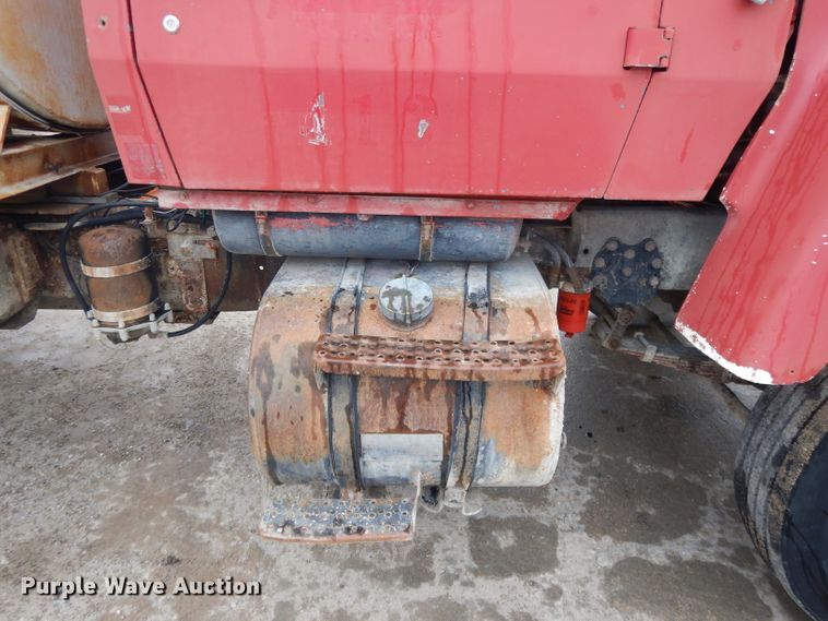 image for item DH3317 1989 Ford L8000  water truck