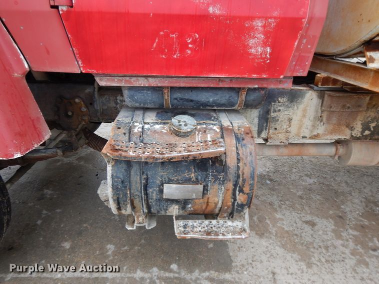 image for item DH3317 1989 Ford L8000  water truck