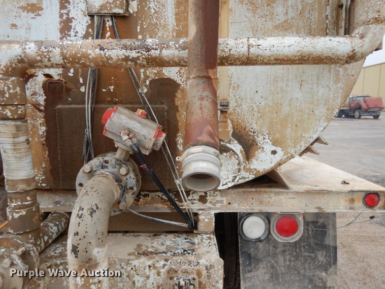 image for item DH3317 1989 Ford L8000  water truck