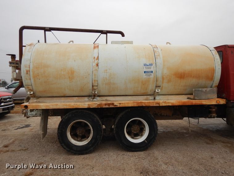 image for item DH3317 1989 Ford L8000  water truck