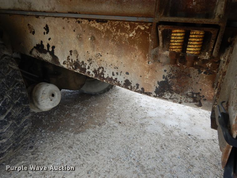 image for item DH3317 1989 Ford L8000  water truck