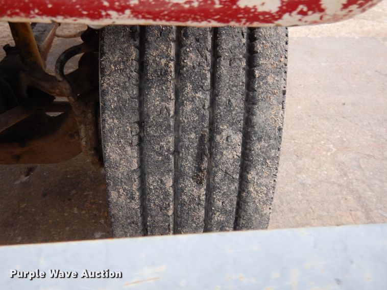 image for item DH3317 1989 Ford L8000  water truck