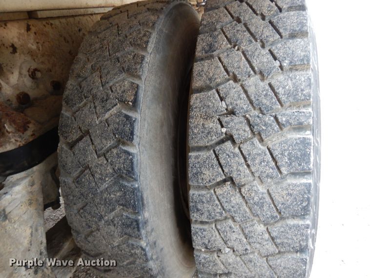 image for item DH3317 1989 Ford L8000  water truck