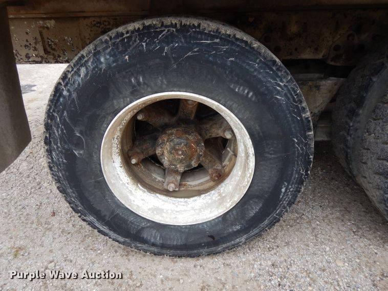 image for item DH3317 1989 Ford L8000  water truck