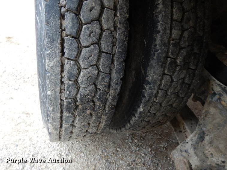 image for item DH3317 1989 Ford L8000  water truck