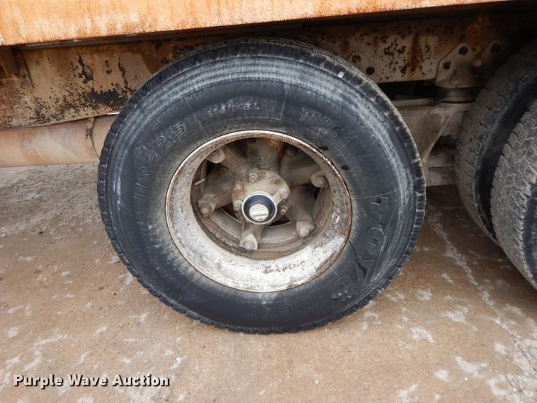 image for item DH3317 1989 Ford L8000  water truck