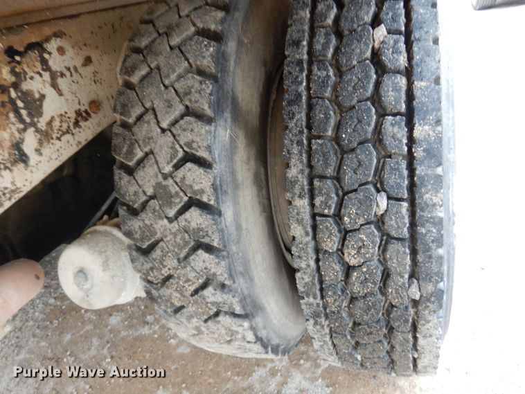 image for item DH3317 1989 Ford L8000  water truck