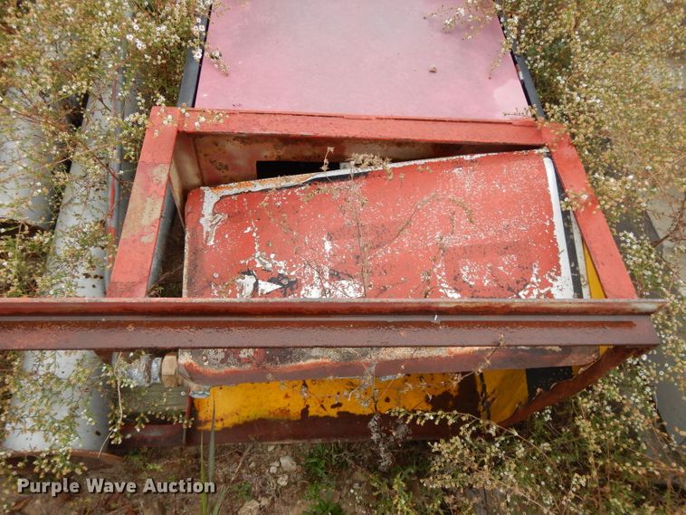 image for item DH3320 2,000 gallon fuel tank