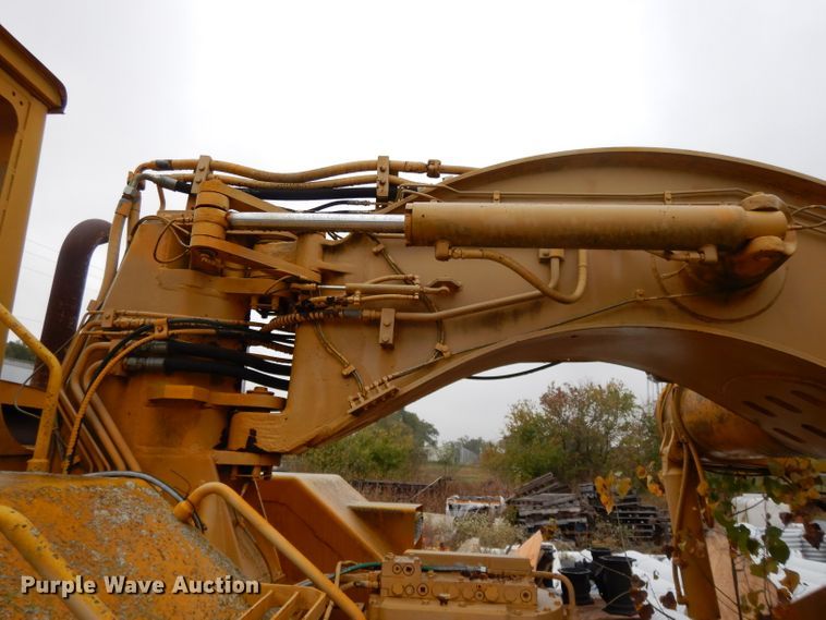 image for item DH3321 1984 John Deere 862  elevating scraper