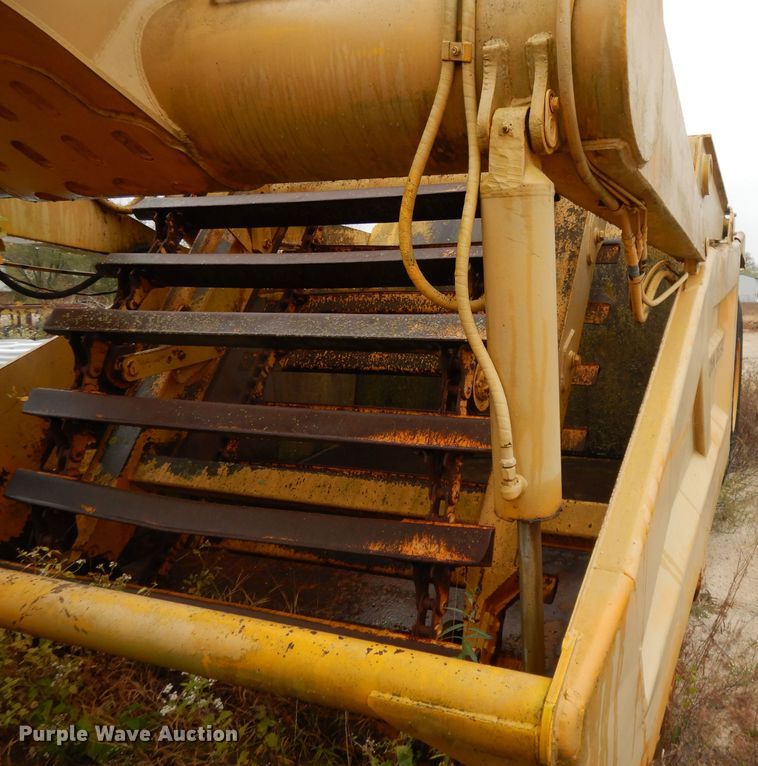 image for item DH3321 1984 John Deere 862  elevating scraper