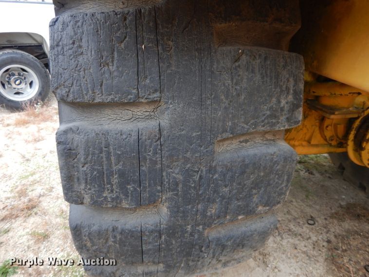 image for item DH3321 1984 John Deere 862  elevating scraper