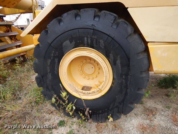 image for item DH3321 1984 John Deere 862  elevating scraper