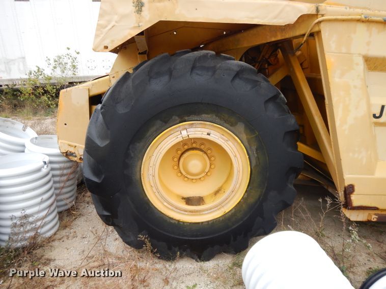 image for item DH3321 1984 John Deere 862  elevating scraper