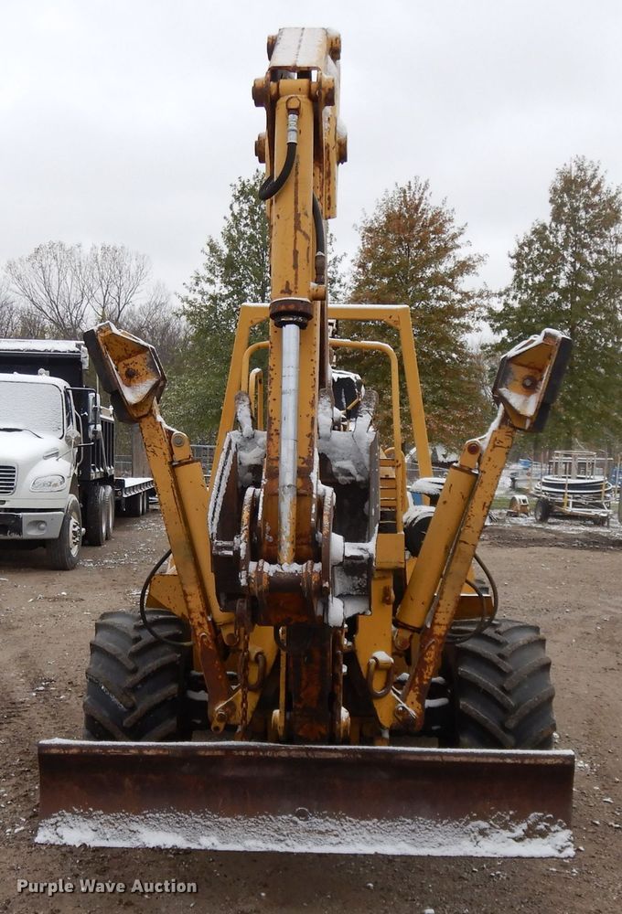 image for item DH3335 1999 Vermeer V8550A  trencher