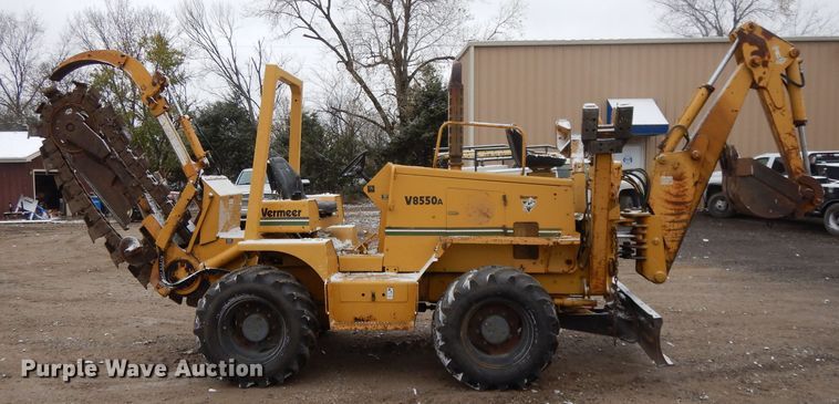 image for item DH3335 1999 Vermeer V8550A  trencher