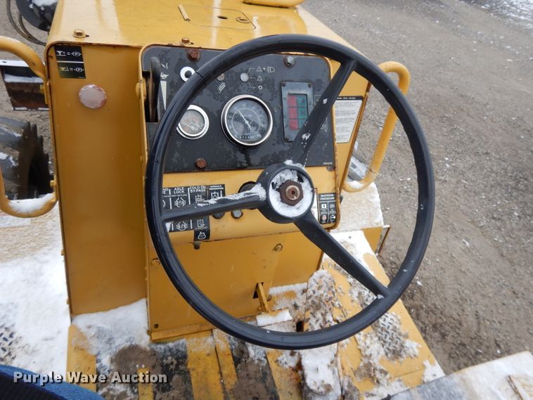 image for item DH3335 1999 Vermeer V8550A  trencher