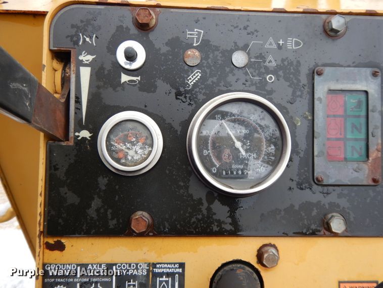 image for item DH3335 1999 Vermeer V8550A  trencher