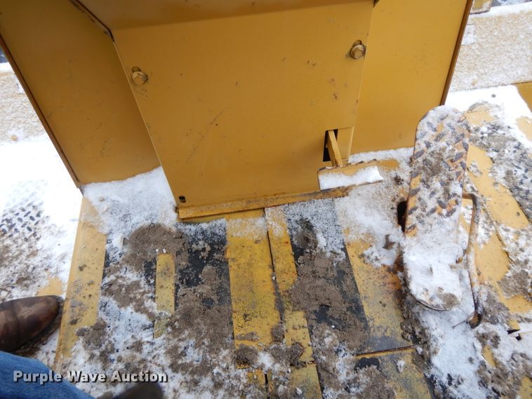 image for item DH3335 1999 Vermeer V8550A  trencher