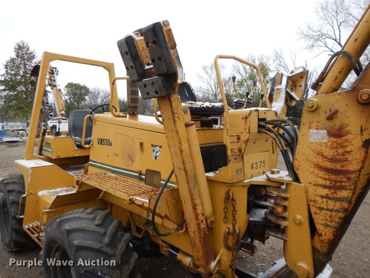 image for item DH3335 1999 Vermeer V8550A  trencher