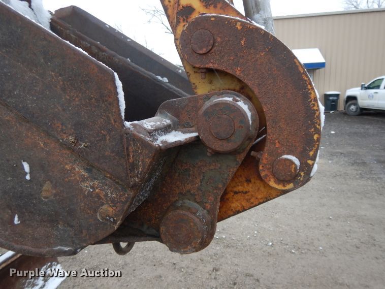 image for item DH3335 1999 Vermeer V8550A  trencher