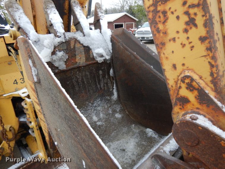 image for item DH3335 1999 Vermeer V8550A  trencher