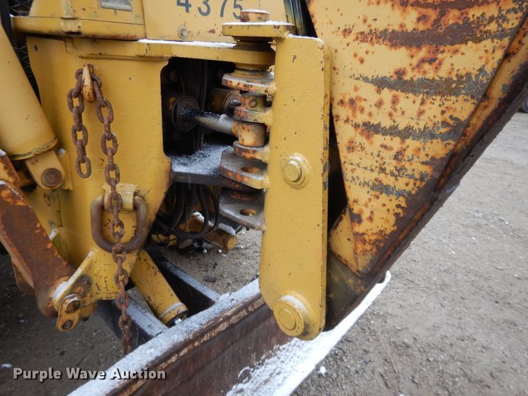 image for item DH3335 1999 Vermeer V8550A  trencher