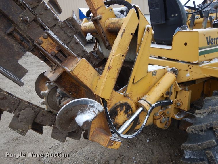 image for item DH3335 1999 Vermeer V8550A  trencher