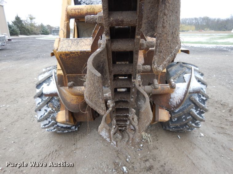 image for item DH3335 1999 Vermeer V8550A  trencher