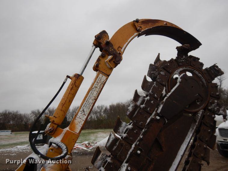 image for item DH3335 1999 Vermeer V8550A  trencher