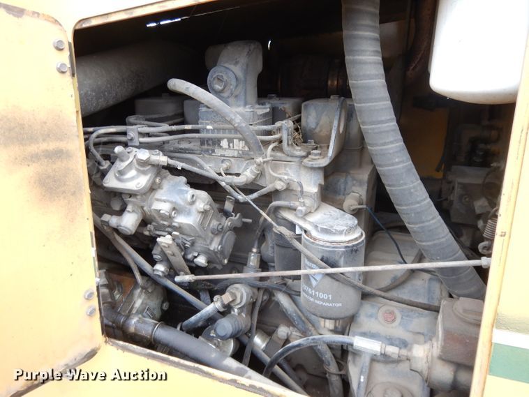 image for item DH3335 1999 Vermeer V8550A  trencher