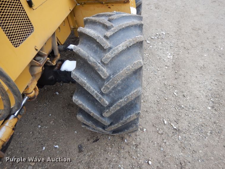 image for item DH3335 1999 Vermeer V8550A  trencher