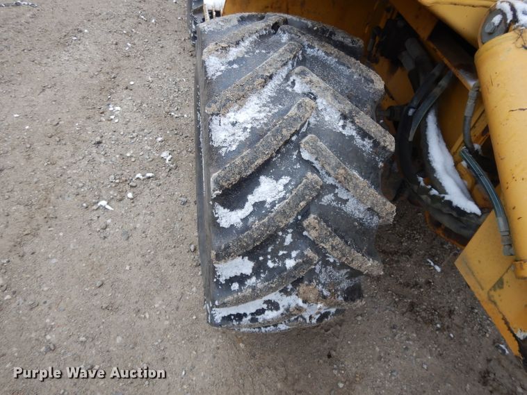 image for item DH3335 1999 Vermeer V8550A  trencher