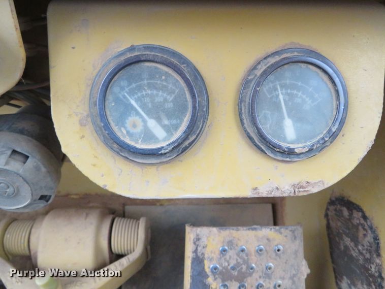 image for item DH3982 1988 Caterpillar 973  track loader