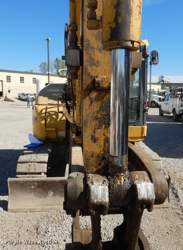 image for item DH7015 2008 Komatsu PC88MR-8  mini excavator