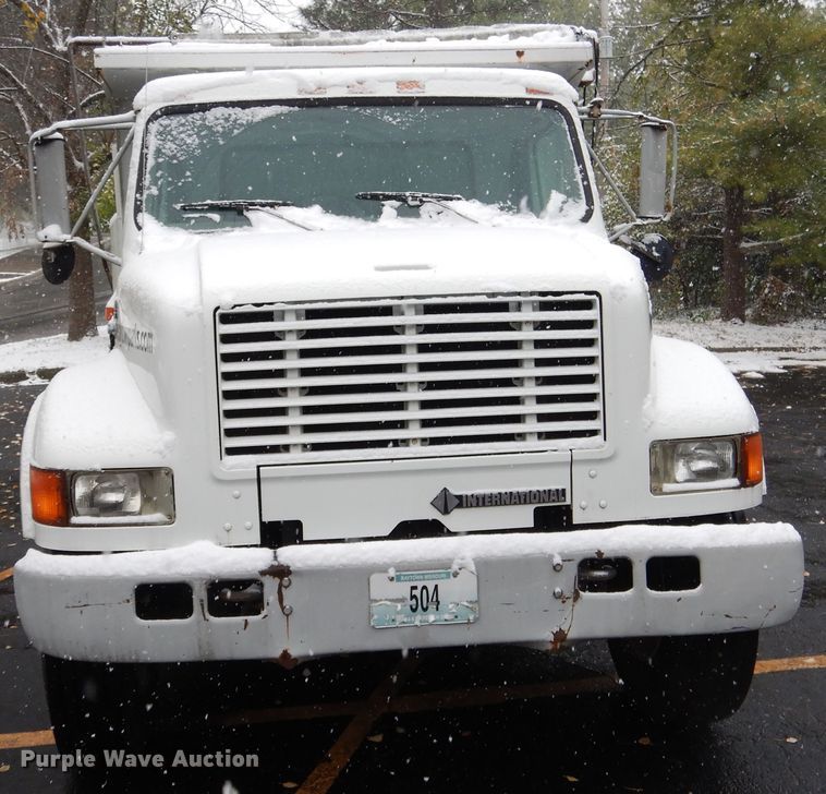 image for item DH7016 1997 International 4700  dump truck