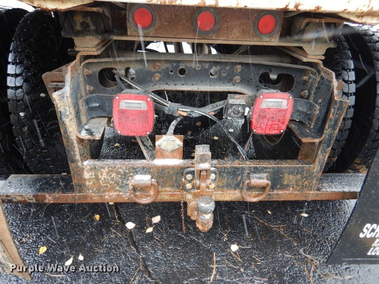 image for item DH7016 1997 International 4700  dump truck