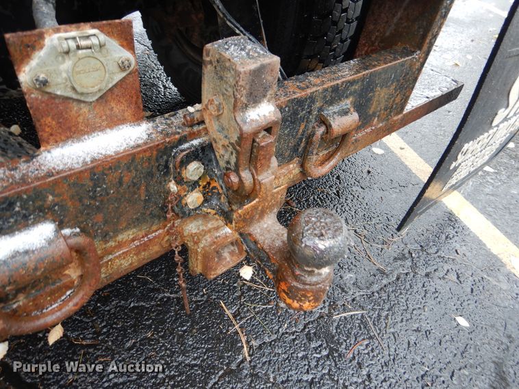 image for item DH7016 1997 International 4700  dump truck