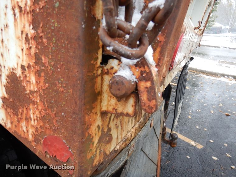 image for item DH7016 1997 International 4700  dump truck