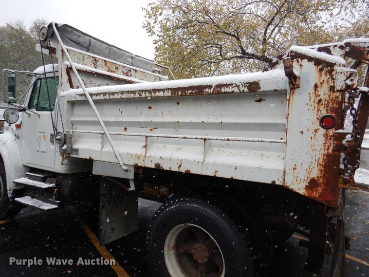 image for item DH7016 1997 International 4700  dump truck